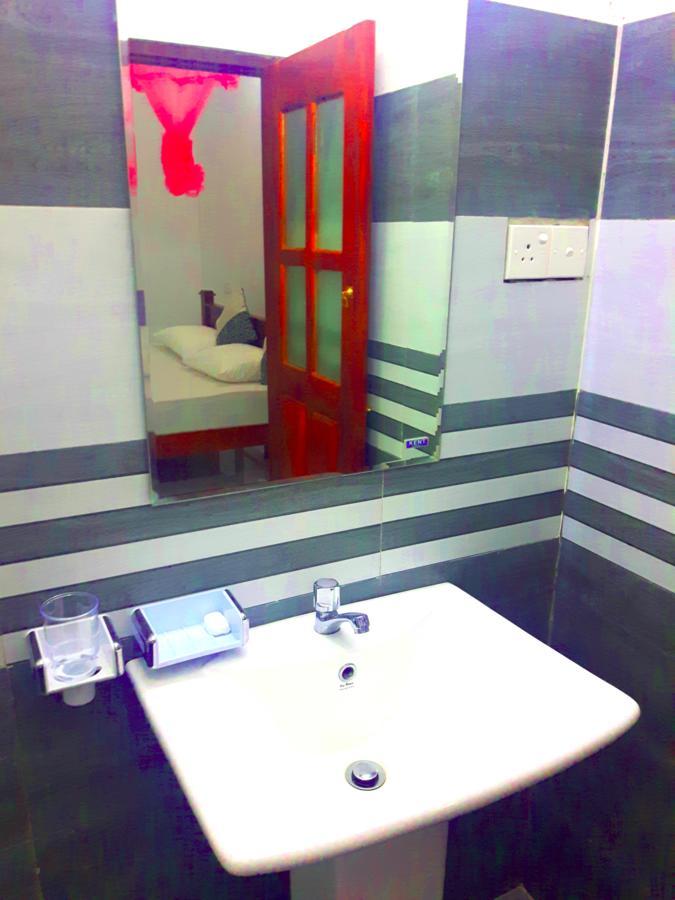 Nadee Villa Bentota Esterno foto