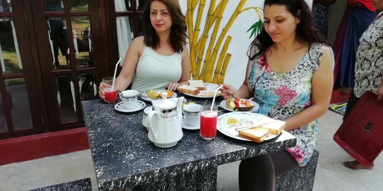 Nadee Villa Bentota Esterno foto